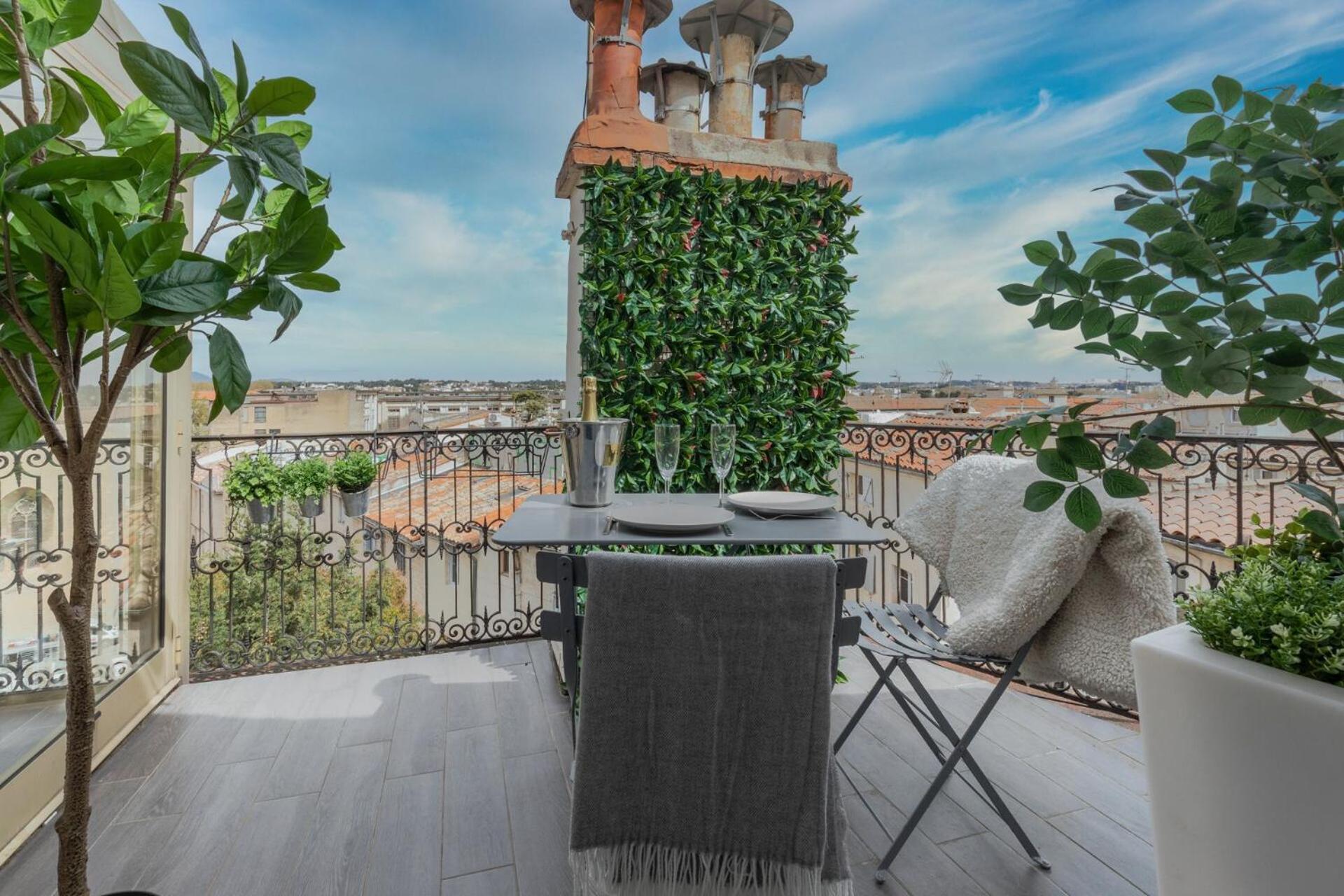 La Terrasse, Vue Sur Les Toits De Montpellier Apartamento Exterior foto